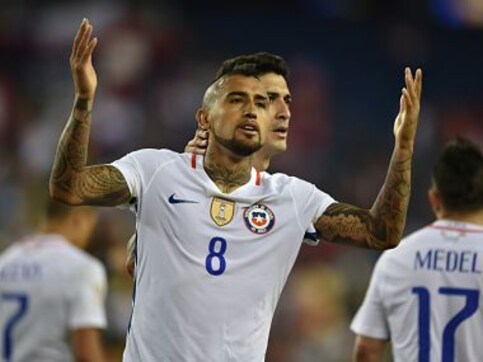 Copa America: Arturo Vidal scores controversial injury time penalty to keep Chile alive Copa America: Arturo Vidal scores controversial injury time penalty to keep Chile alive