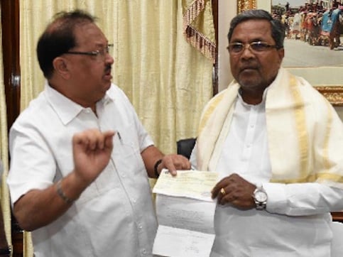 Siddaramaiah-Qamar ul Islam spat overshadows nursing student case Siddaramaiah-Qamar ul Islam spat overshadows nursing student case