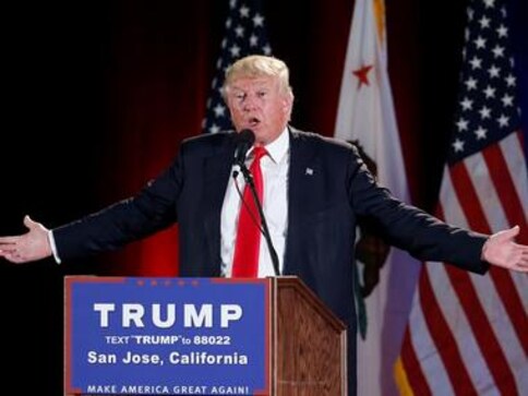 Trump hits back, says Hillary should be jailed over email misuse