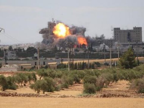 Egypt bombs Islamic State posts in Sinai province, kills 12 militants in targetted airstrikes Egypt bombs Islamic State posts in Sinai province, kills 12 militants in targetted airstrikes