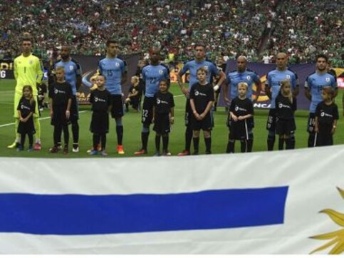 Copa America authorities red-faced after playing Chilean national anthem for Uruguay Copa America authorities red-faced after playing Chilean national anthem for Uruguay