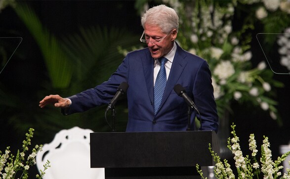 Muhammad Ali laid to rest; Bill Clinton, Billy Crystal eulogize boxing legend Muhammad Ali laid to rest; Bill Clinton, Billy Crystal eulogize boxing legend