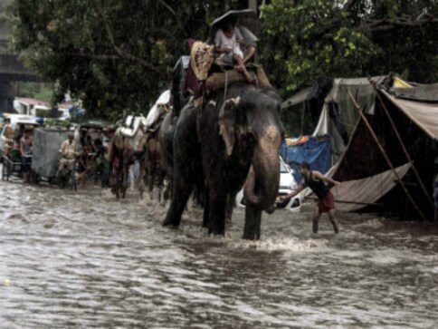 Heavy rains, monster jam in Gurgaon paralyses city for the second day