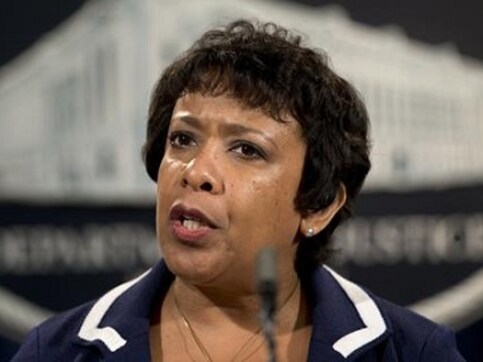 Loretta Lynch defends her decision on Clinton email investigation Loretta Lynch defends her decision on Clinton email investigation