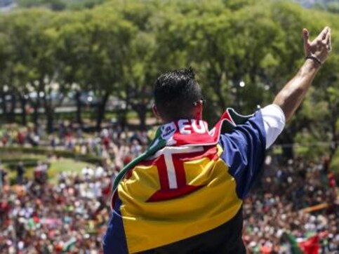Portugal drowns in celebrations as Euro 2016 heroes return home Portugal drowns in celebrations as Euro 2016 heroes return home