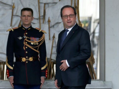 French President Francois Hollande urges Theresa May to begin talks on Brexit French President Francois Hollande urges Theresa May to begin talks on Brexit
