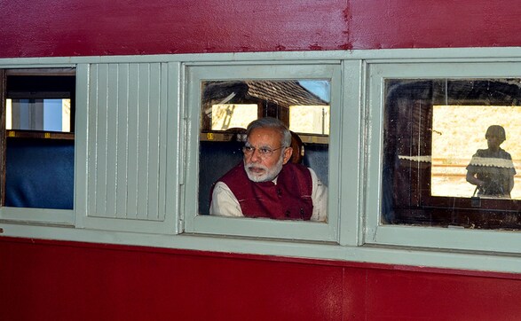 PM Modi takes train to Pietermaritzburg, to pay respects to Mahatma Gandhi PM Modi takes train to Pietermaritzburg, to pay respects to Mahatma Gandhi
