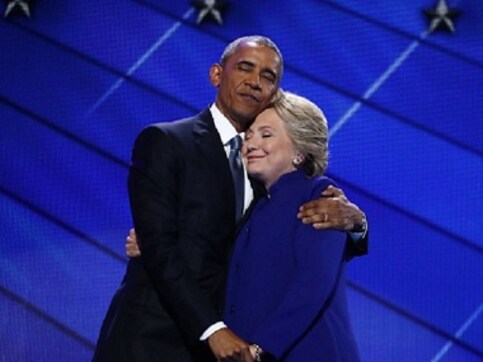 How the Obama, Hillary Clinton hug sparked an ultimate Photoshop showdown How the Obama, Hillary Clinton hug sparked an ultimate Photoshop showdown
