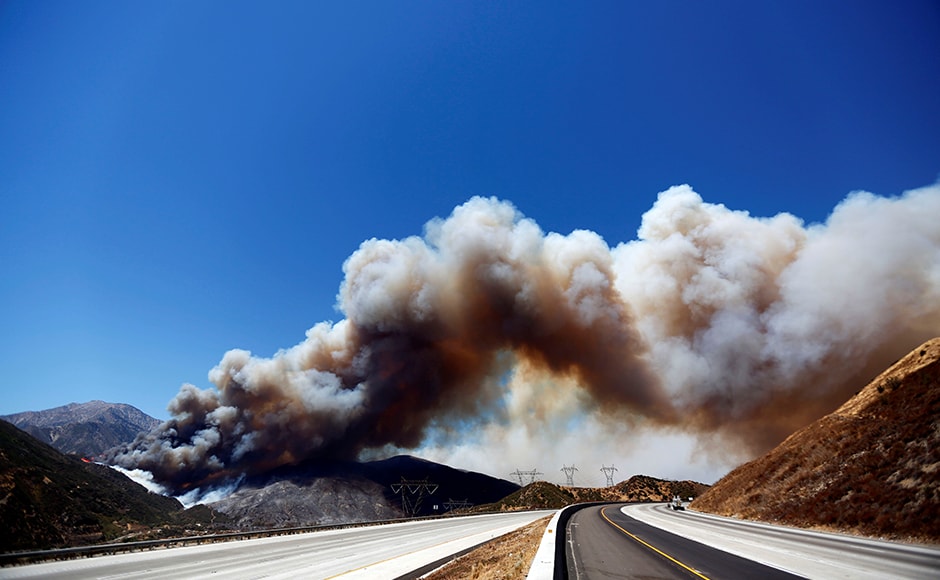 The Los Angeles Times reported hundreds of residents were staying in their houses, despite dire warnings from authorities. US government forecasters have said Southern California faces a potential threat from major wildfires until December, given the dryness and warm weather. Reuters The Los Angeles Times reported hundreds of residents were staying in their houses, despite dire warnings from authorities. US government forecasters have said Southern California faces a potential threat from major wildfires until December, given the dryness and warm weather. Reuters