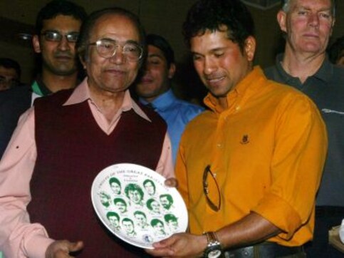 Former Pakistan cricketer Hanif Mohammad hospitalised after respiratory problems Former Pakistan cricketer Hanif Mohammad hospitalised after respiratory problems