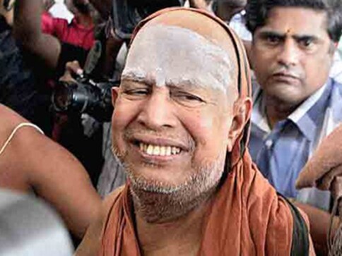 Kanchi seer Jayendra Saraswati hospitalised in Vijaywada