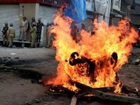 Kashmir crisis: It's a battle between nationalism and separatism, says BJP leader Kashmir crisis: It's a battle between nationalism and separatism, says BJP leader