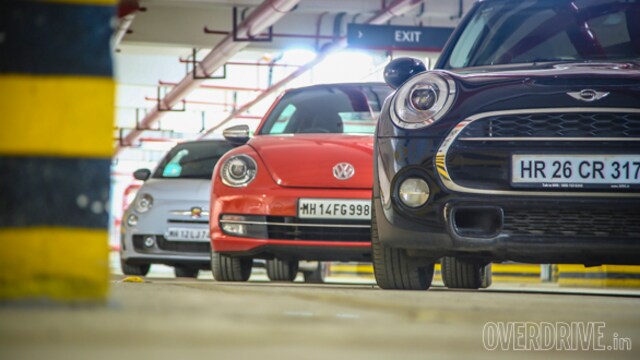 Comparo: Mini Cooper S vs Abarth 595 Competizione vs Volkswagen Beetle Comparo: Mini Cooper S vs Abarth 595 Competizione vs Volkswagen Beetle