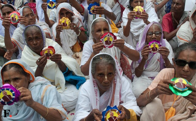 Since first week of August, around 100 widows, mostly in their 80s, were engaged in making colourful Rakhis in Meera Sahabhagi and Chetan Vihar ashram to organise Rakhsha Bandhan in a massive scale. (Naresh Sharma/Firstpost) Since first week of August, around 100 widows, mostly in their 80s, were engaged in making colourful Rakhis in Meera Sahabhagi and Chetan Vihar ashram to organise Rakhsha Bandhan in a massive scale. (Naresh Sharma/Firstpost)