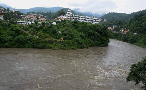Heavy rains in Maharashtra, Bihar, Assam trigger floods Heavy rains in Maharashtra, Bihar, Assam trigger floods