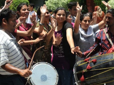 ISC Result 2019 Toppers: Dewang Kumar Agarwal, Vibha Swaminathan first students to top Class 12 exams with 100% ISC Result 2019 Toppers: Dewang Kumar Agarwal, Vibha Swaminathan first students to top Class 12 exams with 100%