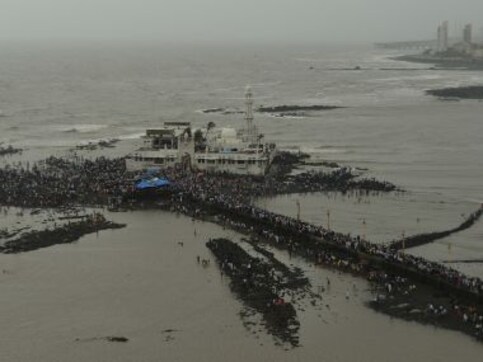 Haji Ali Dargah ruling is path-breaking as court relied on Constitution, not Quran or Hadiths Haji Ali Dargah ruling is path-breaking as court relied on Constitution, not Quran or Hadiths