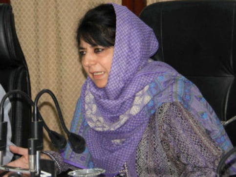 Mehbooba Mufti meets Narendra Modi, tells Centre should adopt Vajypayee's approach to Kashmir Mehbooba Mufti meets Narendra Modi, tells Centre should adopt Vajypayee's approach to Kashmir