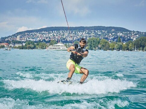 Social media stalker's guide: Ranveer Singh on Swiss holiday, Akshay Kumar hula hoops on Instagram Social media stalker's guide: Ranveer Singh on Swiss holiday, Akshay Kumar hula hoops on Instagram