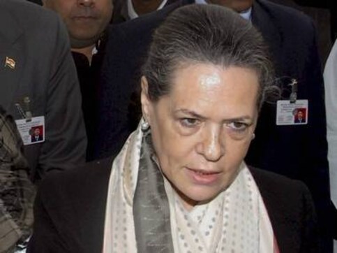 Sonia Gandhi expresses shock over suicide of former Arunachal Pradesh CM Kalikho Pul Sonia Gandhi expresses shock over suicide of former Arunachal Pradesh CM Kalikho Pul