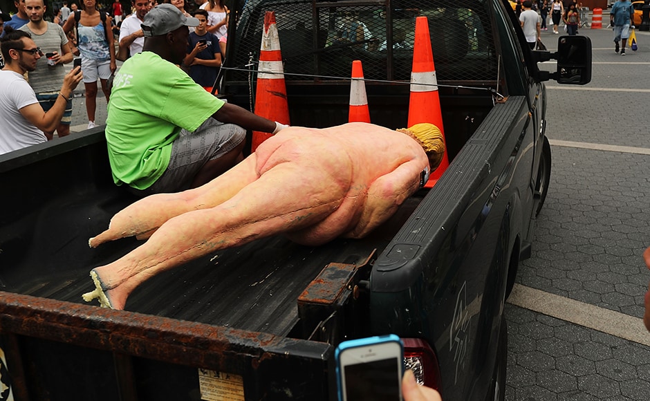 New York's department of parks and recreation was unimpressed. Wardens ripped the statue from its base, then used spades to smash its feet and foam base to smithereens, and pry its metal platform from the ground. Getty Images New York's department of parks and recreation was unimpressed. Wardens ripped the statue from its base, then used spades to smash its feet and foam base to smithereens, and pry its metal platform from the ground. Getty Images