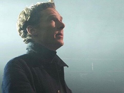 Watch: Benedict Cumberbatch belts out Comfortably Numb with David Gilmour Watch: Benedict Cumberbatch belts out Comfortably Numb with David Gilmour
