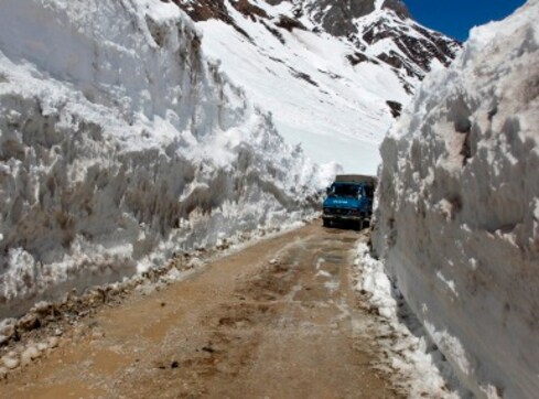 India aims to improve road connectivity to border areas in Ladakh India aims to improve road connectivity to border areas in Ladakh
