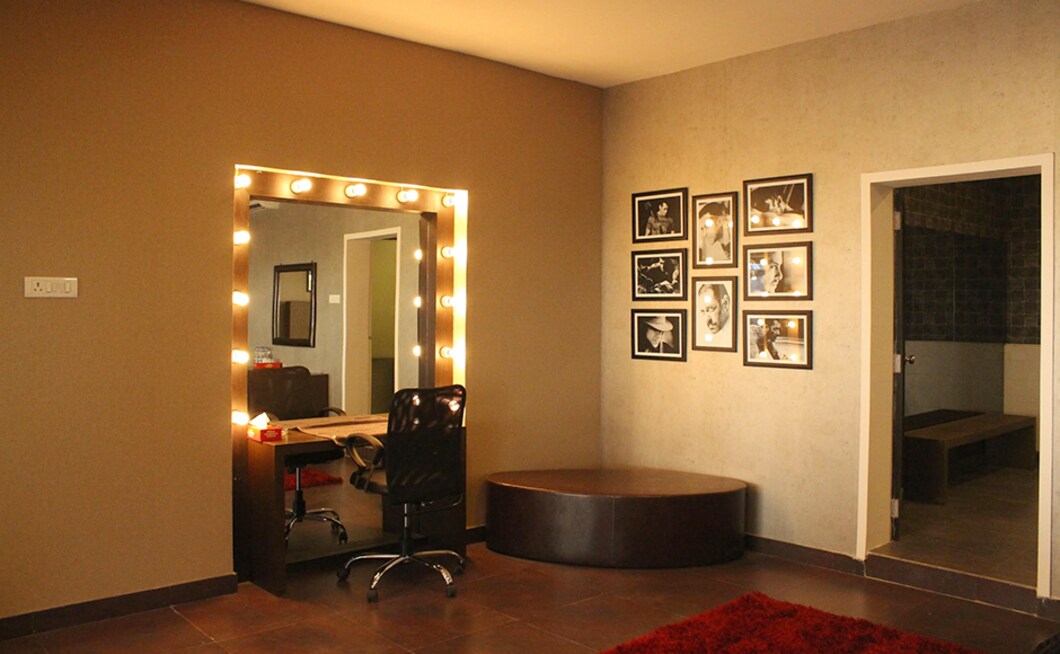 Finally have a sneak peek at the dressing room area, will Salman Khan will get ready to entertain viewers and the contestants of Bigg Boss 10. Firstpost/Seema Sinha Finally have a sneak peek at the dressing room area, will Salman Khan will get ready to entertain viewers and the contestants of Bigg Boss 10. Firstpost/Seema Sinha