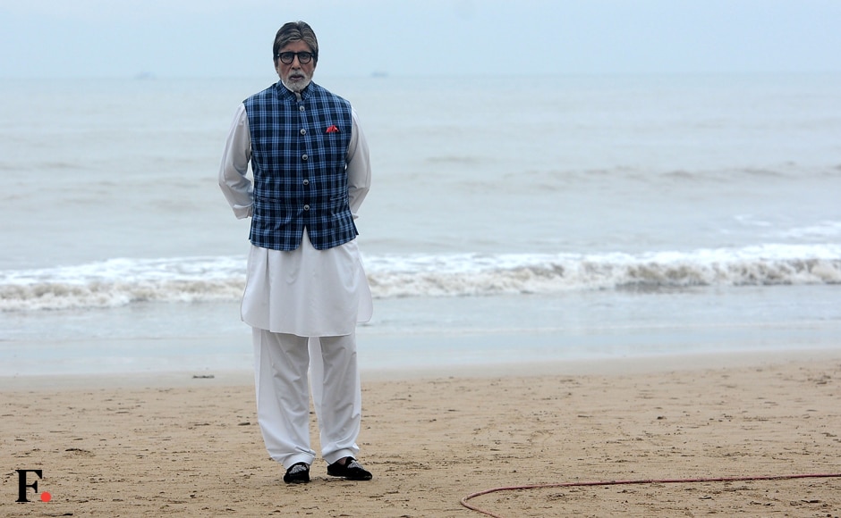 In a crisp white kurta and jacket combination, Bachchan Sr looked every inch the patrician ambassador for the Banega Swachh India movement. Image by Sachin Gokhale/Firstpost In a crisp white kurta and jacket combination, Bachchan Sr looked every inch the patrician ambassador for the Banega Swachh India movement. Image by Sachin Gokhale/Firstpost
