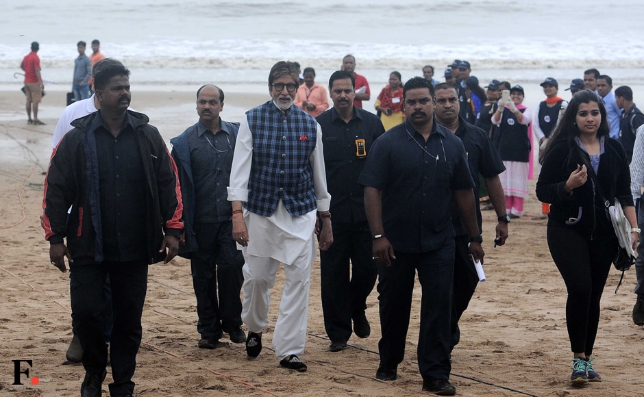 Sunday saw Amitabh Bachchan report to the beach — but not for a pleasant seaside stroll. Instead, Bachchan Sr was reporting for duty as the ambassador of the Swachh Bharat Abhiyan campaign. Image by Sachin Gokhale/Firstpost Sunday saw Amitabh Bachchan report to the beach — but not for a pleasant seaside stroll. Instead, Bachchan Sr was reporting for duty as the ambassador of the Swachh Bharat Abhiyan campaign. Image by Sachin Gokhale/Firstpost