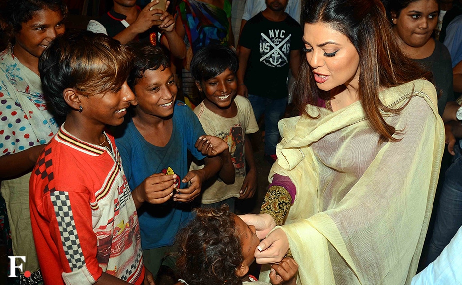 Sushmita interacts with a few street kids. Firstpost/Sachin Gokhale Sushmita interacts with a few street kids. Firstpost/Sachin Gokhale