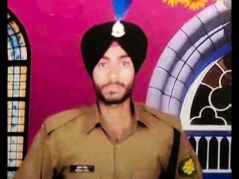 Gurnam Singh did not get proper treatment, alleges the dead BSF soldier's family Gurnam Singh did not get proper treatment, alleges the dead BSF soldier's family