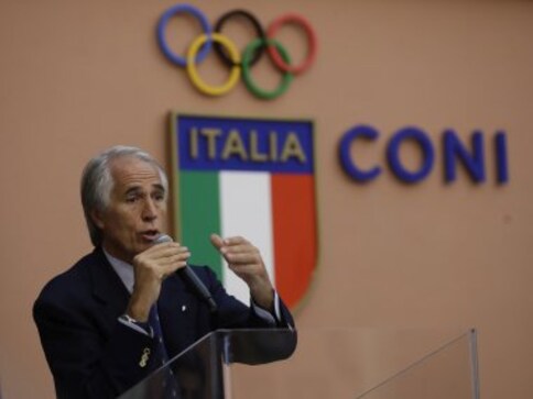 Italian Olympic Committee suspends Rome's 2024 bid after city council withdraws support Italian Olympic Committee suspends Rome's 2024 bid after city council withdraws support