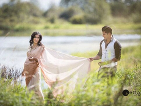 Actors Karanvir Bohra and Teejay Sidhu announce birth of twin daughters Actors Karanvir Bohra and Teejay Sidhu announce birth of twin daughters