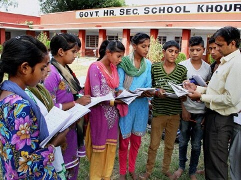 Braving cross-border firing, Class 10 boy returns home to pick up books Braving cross-border firing, Class 10 boy returns home to pick up books