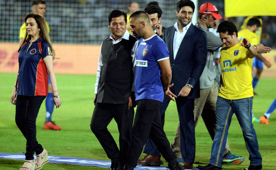 ISL founding chairperson Nita Ambani, cricket legend Sachin Tendulkar, Indian Olympic silver medallist shuttler P V Sindhu, actors Ranbir Kapoor, John Abraham, Abhishek Bachchan and cricketing ace Mahendra Singh Dhoni were among the stars present. PTI ISL founding chairperson Nita Ambani, cricket legend Sachin Tendulkar, Indian Olympic silver medallist shuttler P V Sindhu, actors Ranbir Kapoor, John Abraham, Abhishek Bachchan and cricketing ace Mahendra Singh Dhoni were among the stars present. PTI