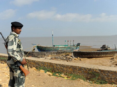 BSF captures Pakistani boat near Gujarat, nine people apprehended BSF captures Pakistani boat near Gujarat, nine people apprehended