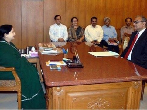 Justice Katju professes his love for Tamil Nadu CM Jayalalithaa in sentimental Facebook post Justice Katju professes his love for Tamil Nadu CM Jayalalithaa in sentimental Facebook post
