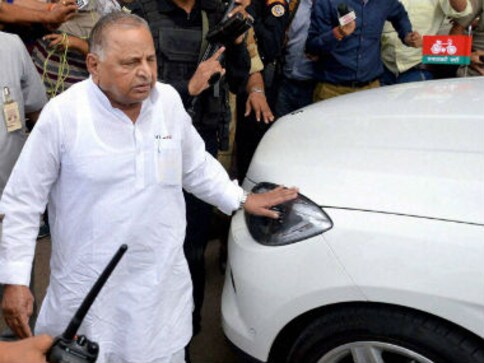 Samajwadi Party row: Mulayam Singh Yadav puts on brave face, says SP is 'united' Samajwadi Party row: Mulayam Singh Yadav puts on brave face, says SP is 'united'