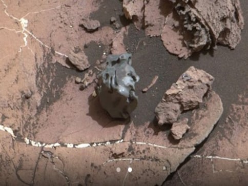 Nasa's Curiosity rover discovers rare 'Egg Rock' on Mars Nasa's Curiosity rover discovers rare 'Egg Rock' on Mars