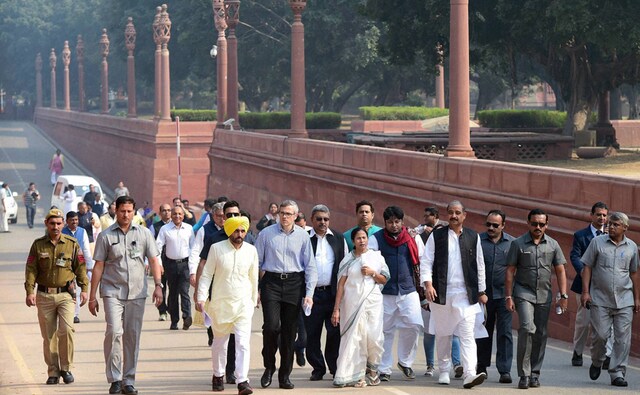 TMC Supremo and West Bengal Chief Minister Mamata Bannerjee, National Conference leader Omar Abdullah, AAP MP Bhagwant Mann and MPs at the protest march towards Rashtrapati Bhavan. PTI TMC Supremo and West Bengal Chief Minister Mamata Bannerjee, National Conference leader Omar Abdullah, AAP MP Bhagwant Mann and MPs at the protest march towards Rashtrapati Bhavan. PTI