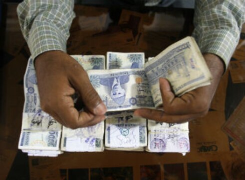 Pakistan denies following India's footsteps in demonetising higher denomination notes Pakistan denies following India's footsteps in demonetising higher denomination notes