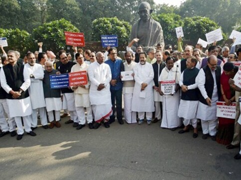 Demonetisation: Jan Akrosh Diwas evokes partial respose in Telangana, Andhra Pradesh Demonetisation: Jan Akrosh Diwas evokes partial respose in Telangana, Andhra Pradesh
