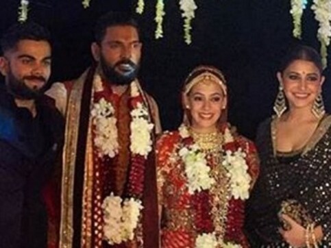 Yuvraj Singh weds Hazel Keech: Newly-weds shake a leg with Anushka and Virat in Goa Yuvraj Singh weds Hazel Keech: Newly-weds shake a leg with Anushka and Virat in Goa