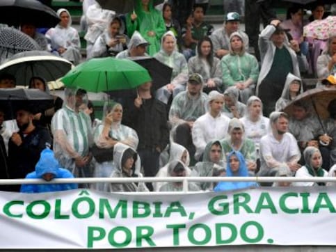 Brazil mourns as bodies of Chapecoense players, coaches and staff arrive in Chapeco Brazil mourns as bodies of Chapecoense players, coaches and staff arrive in Chapeco