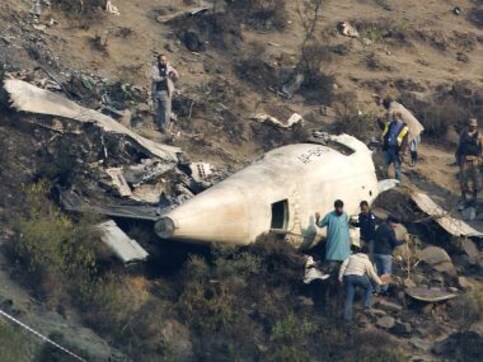 Pakistan opens probe into deadly plane crash that killed 47 Pakistan opens probe into deadly plane crash that killed 47