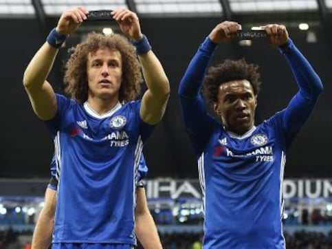 Premier League: Chelsea's David Luiz and Willian lead emotion tribute for Chapecoense FC Premier League: Chelsea's David Luiz and Willian lead emotion tribute for Chapecoense FC