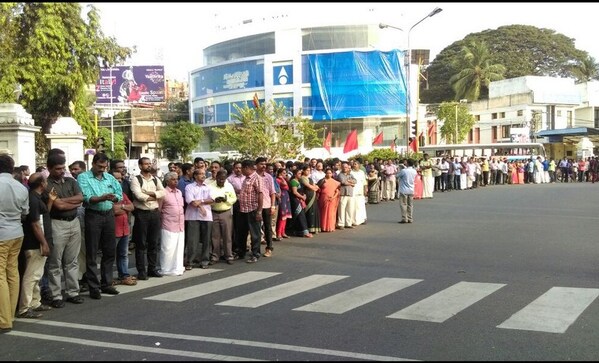 Demonetisation: Kerala's LDF govt protests against note ban, forms a '700 km long human chain'
