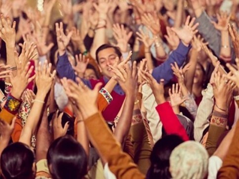 Salman Khan shoots for 'happy song' from Tubelight; director Kabir Khan shares pics online