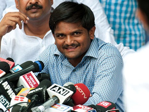 Hardik Patel to be Shiv Sena face's in Gujarat polls: Uddhav Thackeray Hardik Patel to be Shiv Sena face's in Gujarat polls: Uddhav Thackeray